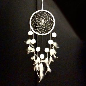 Dreamcatcher White Bohohemian Pom Pom Feather